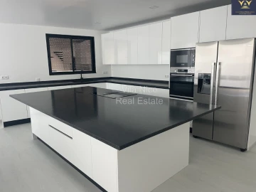 Moradia T4 para Venda em Portimão