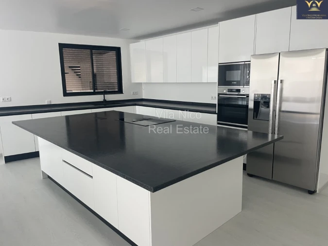 Moradia T4 para Venda em Portimão Foto 11