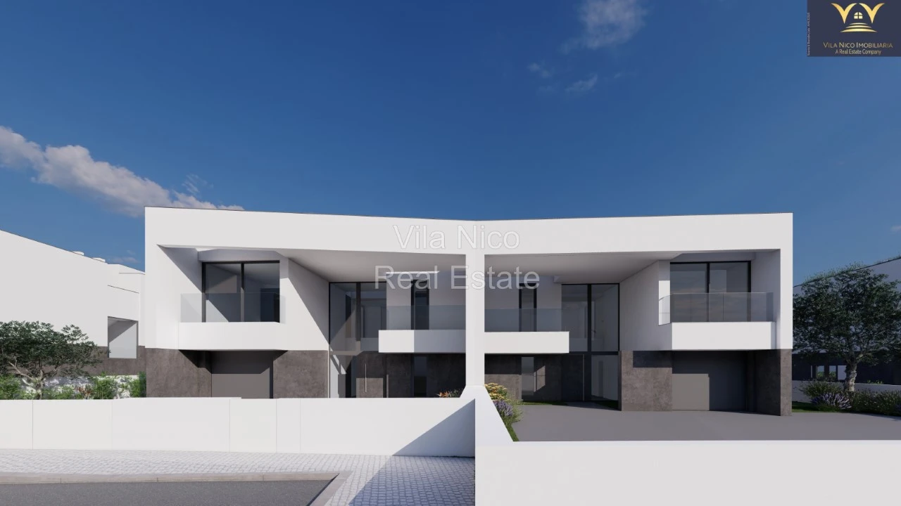 Moradia T4 para Venda em Lagos (São Sebastião e Santa Maria) Foto 1