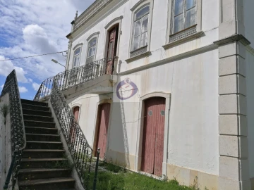 Moradia T5 para Venda em Quelfes