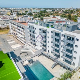 Apartamento T3 para Venda em Quelfes