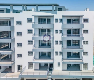 Apartamento T3 para Venda em Quelfes