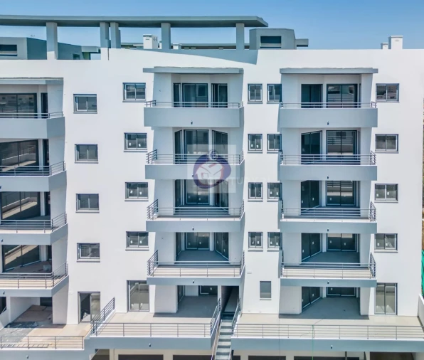Apartamento T3 para Venda em Quelfes Foto 2