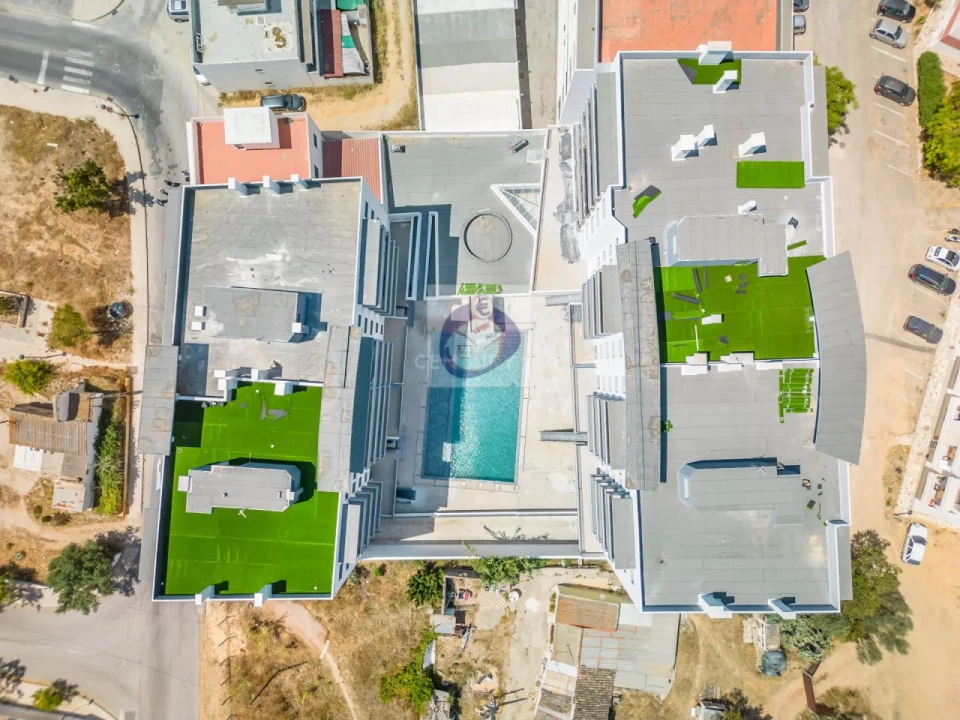 Apartamento T4 para Venda em Quelfes Foto 1