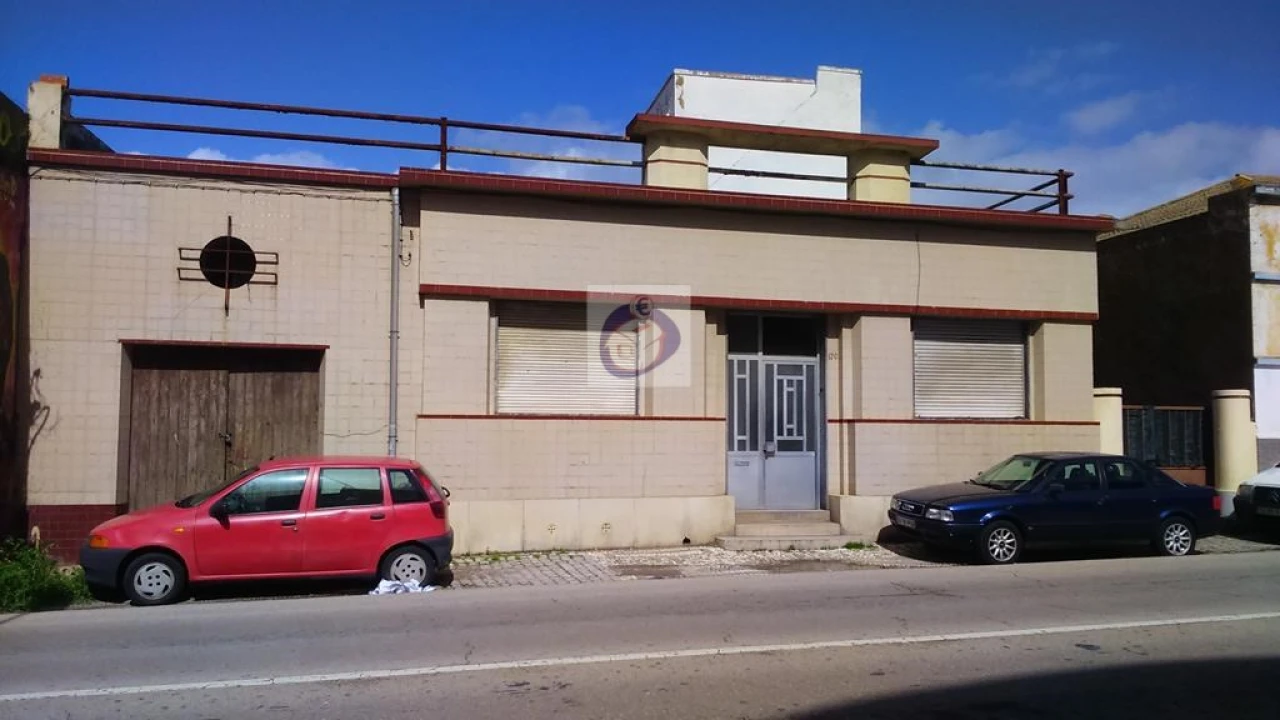 Terreno P/ Prédio para Venda em Quelfes Foto 2