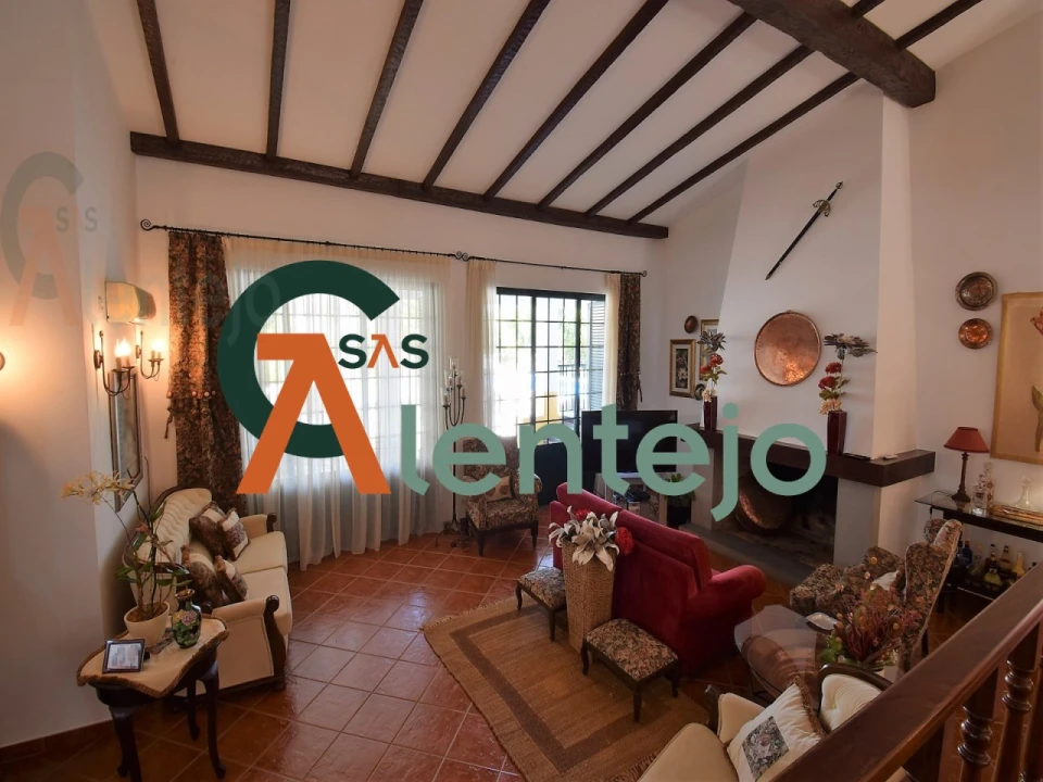 Quinta T4 para Venda em Assunção, Ajuda, Salvador e Santo Ildefonso Foto 4