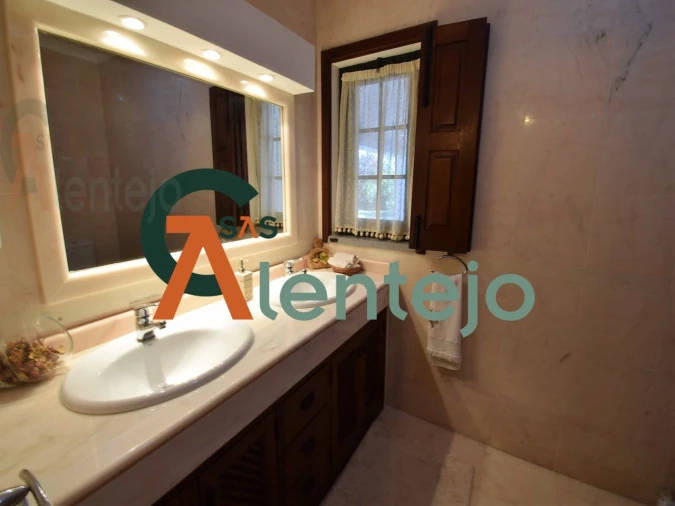 Quinta T4 para Venda em Assunção, Ajuda, Salvador e Santo Ildefonso Foto 18