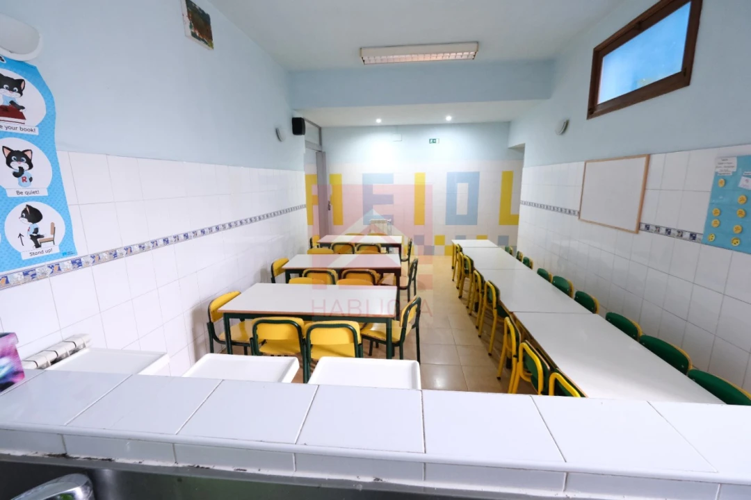 Prédio para Venda em Rio Tinto Foto 9