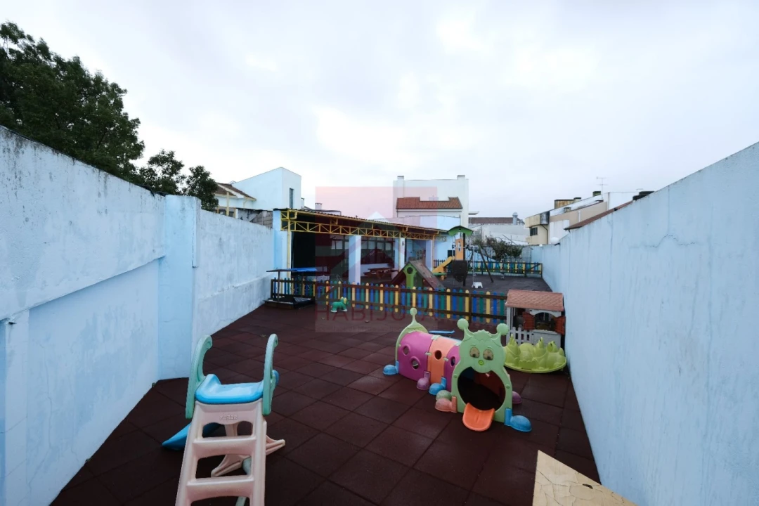 Prédio para Venda em Rio Tinto Foto 25