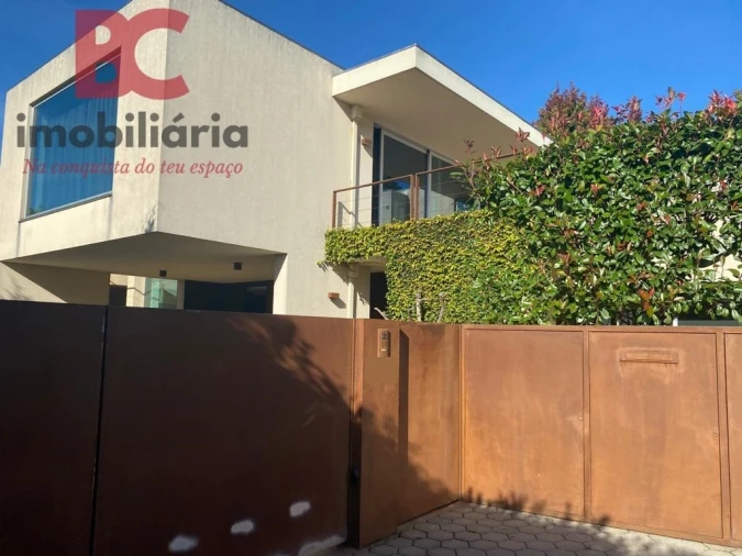 Moradia T3 para Arrendamento em Grijó e Sermonde Foto 2