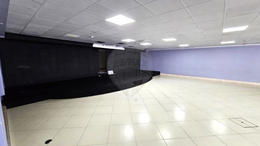 Armazém para Arrendamento em Cascais e Estoril Foto 3