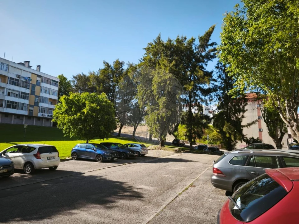 Apartamento T2 para Venda em Rio de Mouro Foto 22