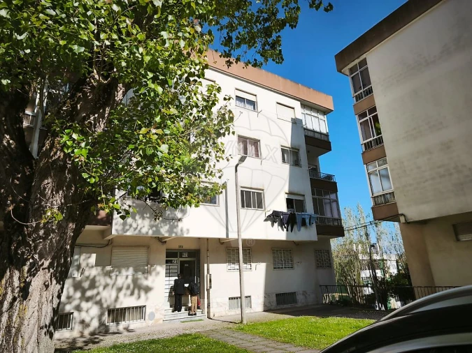 Apartamento T2 para Venda em Rio de Mouro Foto 16