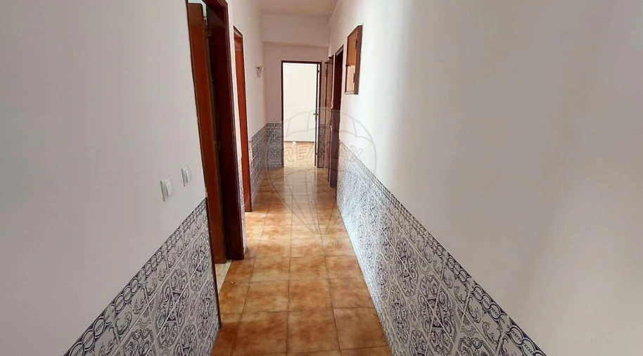 Apartamento T2 para Venda em Rio de Mouro Foto 12