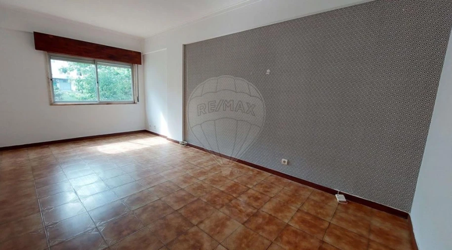 Apartamento T2 para Venda em Rio de Mouro Foto 4