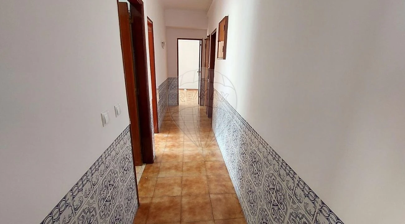 Apartamento T2 para Venda em Rio de Mouro Foto 12