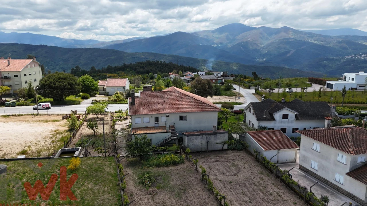 Moradia T4 para Venda em Nogueira do Cravo Foto 3