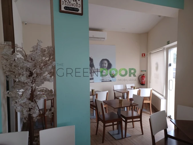 Loja para Cedência de Quotas em Amora Foto 1