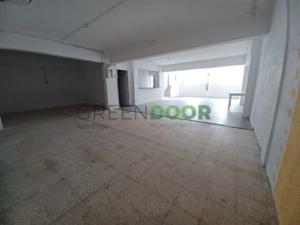 Loja para Arrendamento em Amora Foto 24