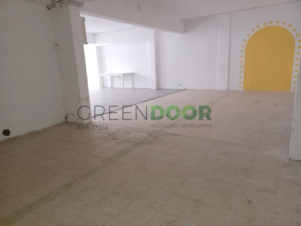 Loja para Arrendamento em Amora Foto 26