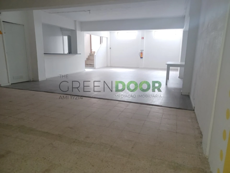 Loja para Arrendamento em Amora Foto 29