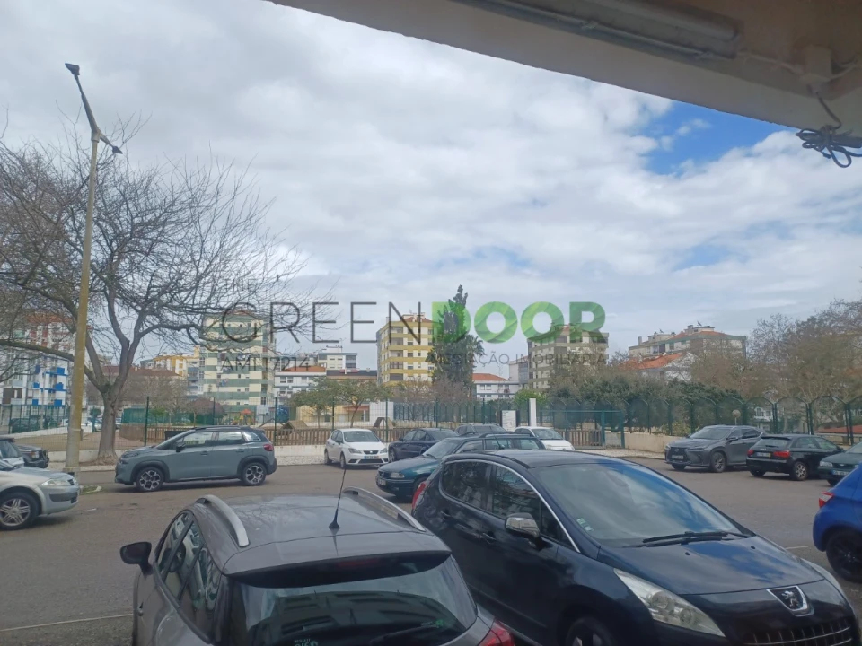 Loja para Arrendamento em Amora Foto 42