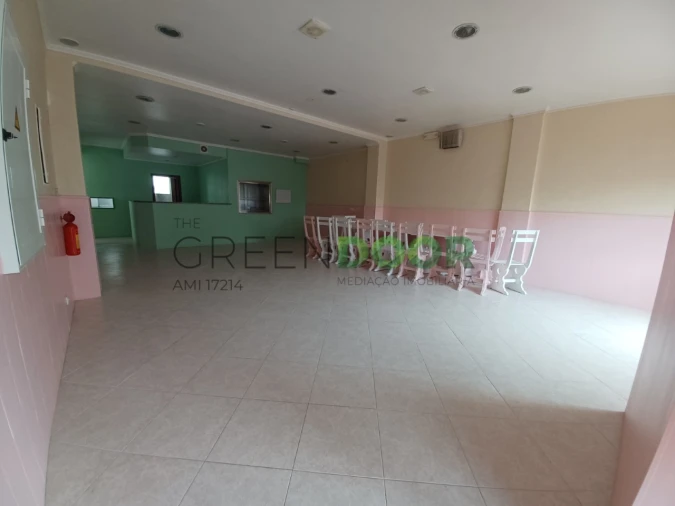 Loja para Arrendamento em Amora Foto 3