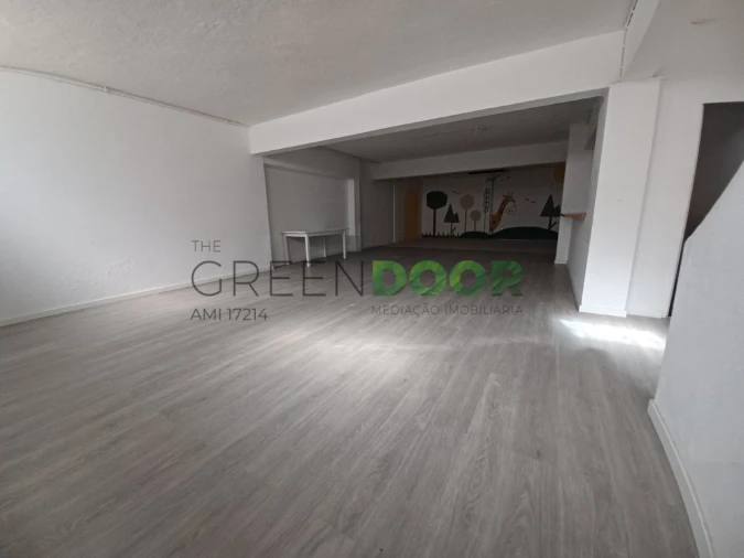 Loja para Arrendamento em Amora Foto 22