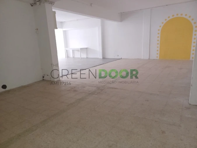 Loja para Arrendamento em Amora Foto 26