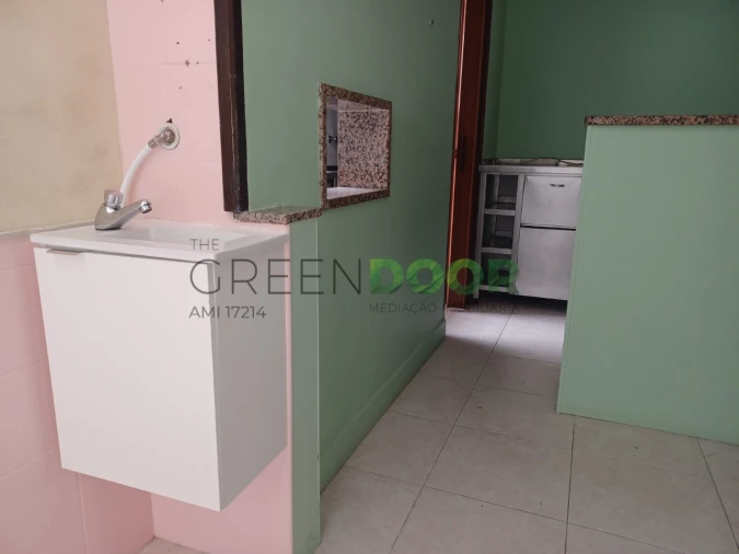 Loja para Arrendamento em Amora Foto 37