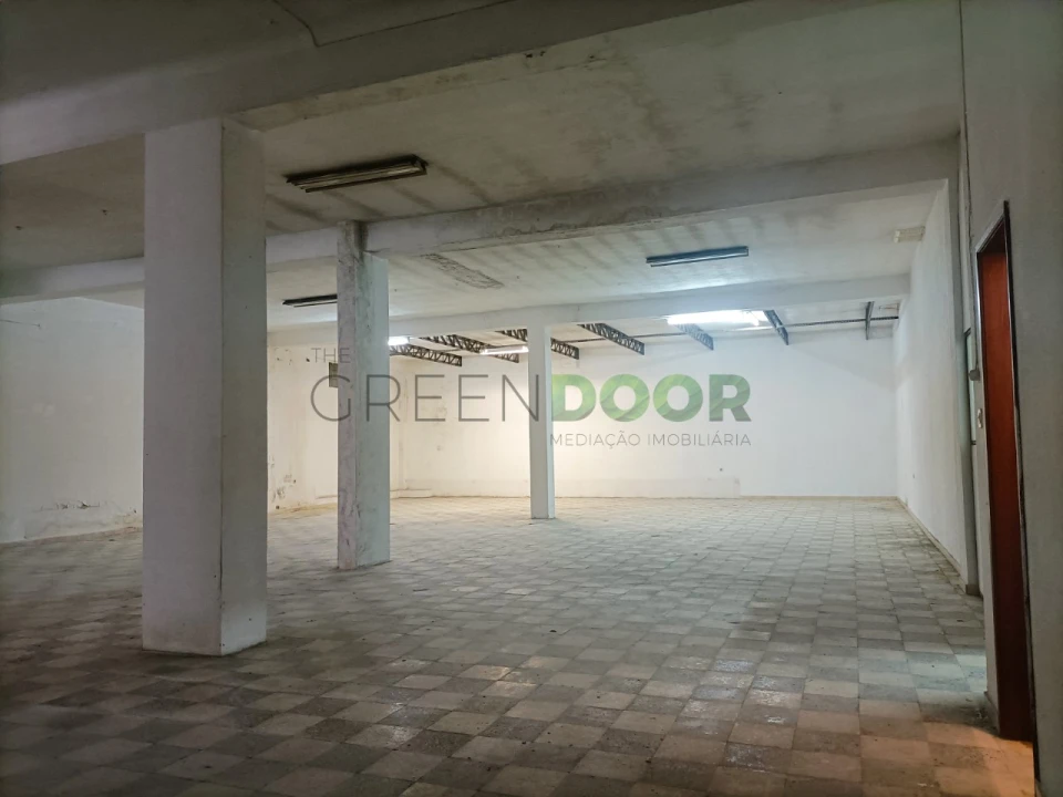 Armazém para Venda em Baixa da Banheira e Vale da Amoreira Foto 2