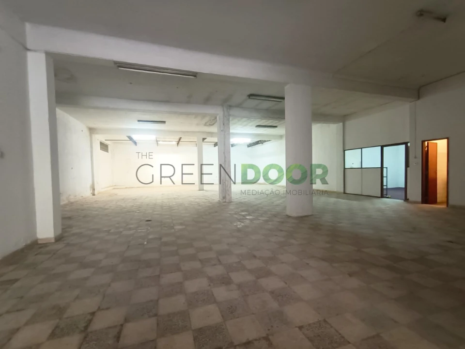 Armazém para Venda em Baixa da Banheira e Vale da Amoreira Foto 3