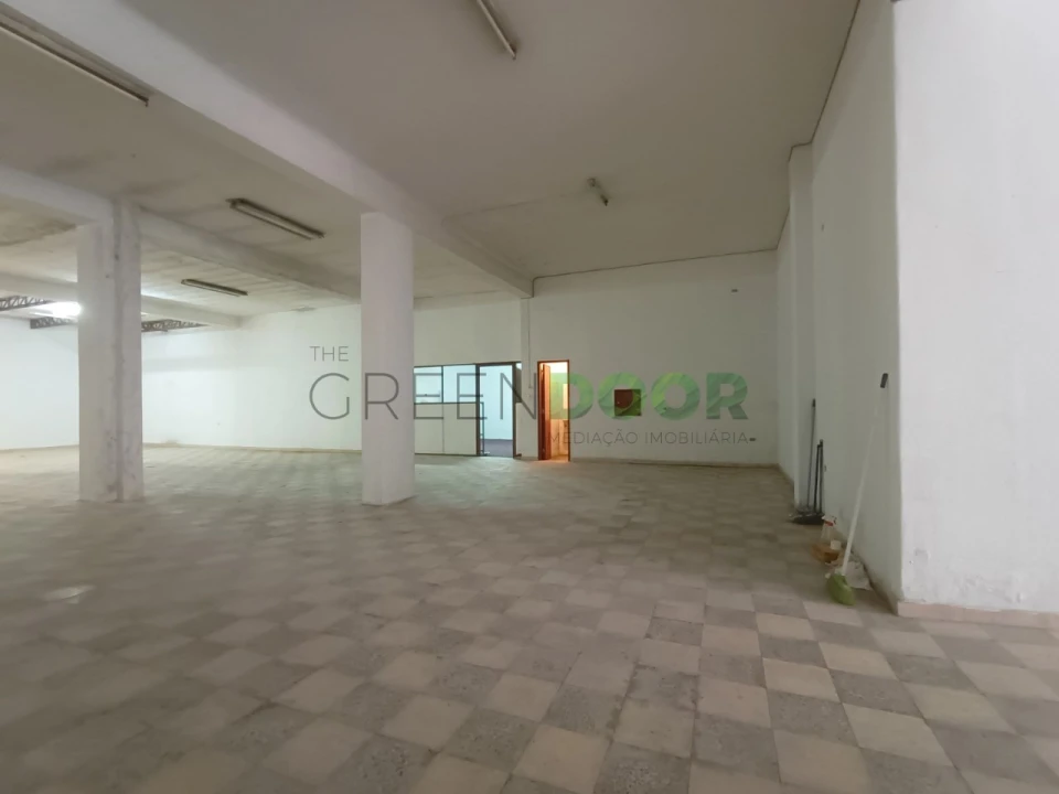 Armazém para Venda em Baixa da Banheira e Vale da Amoreira Foto 4