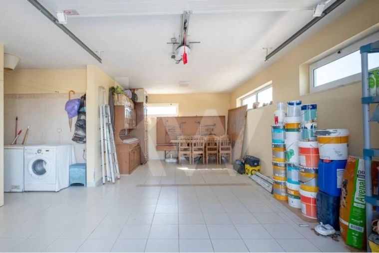 Moradia T2 para Venda em Encarnação Foto 28