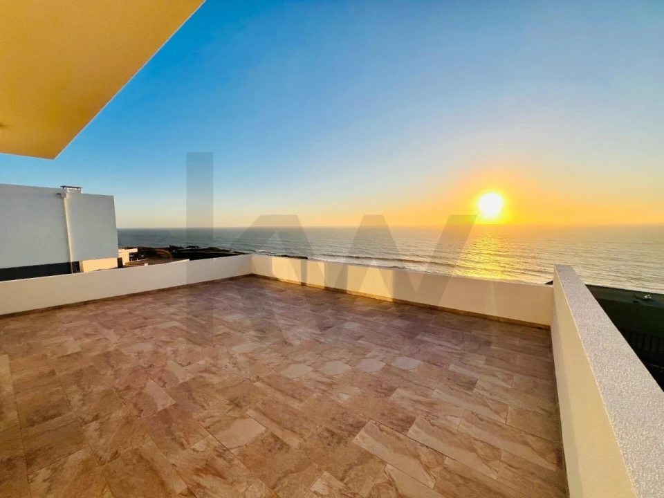 Moradia T3 para Venda em Santo Isidoro Foto 2