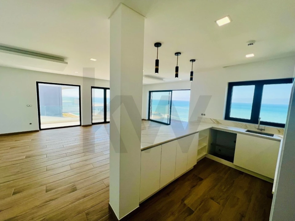 Moradia T3 para Venda em Santo Isidoro Foto 8