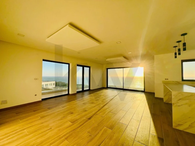 Moradia T3 para Venda em Santo Isidoro Foto 5