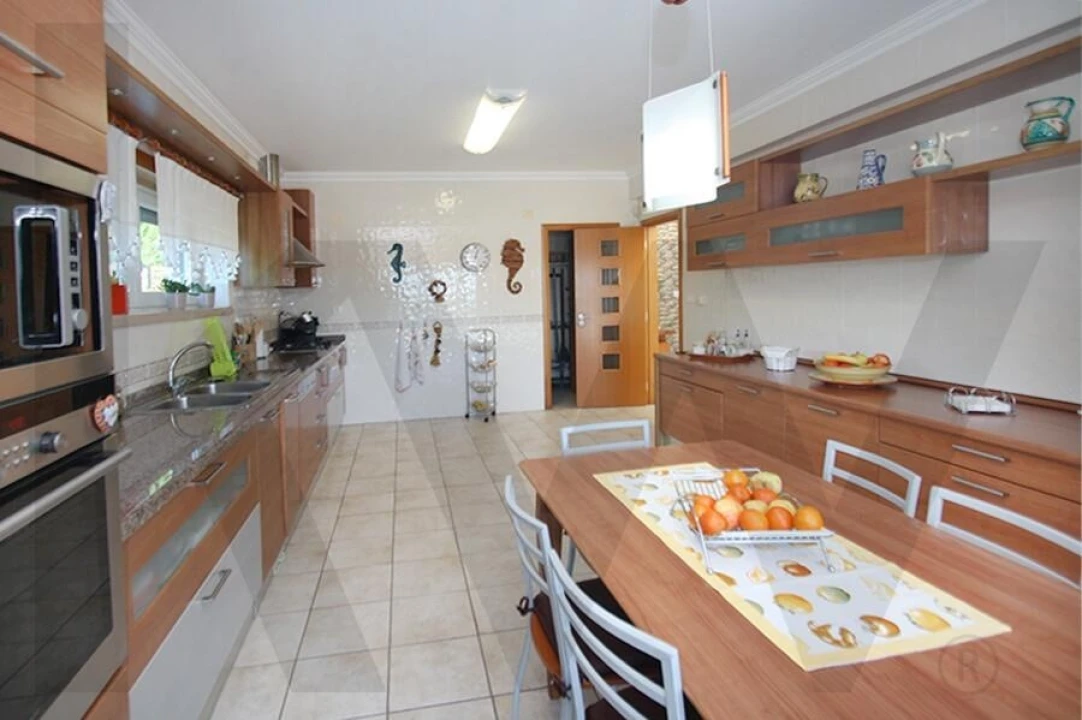 Moradia T4 para Venda em Foz do Arelho Foto 23