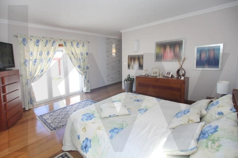 Moradia T4 para Venda em Foz do Arelho Foto 33