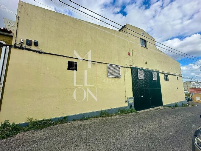 Armazém para Venda em Santa Iria de Azoia, São João da Talha e Bobadela Foto 23