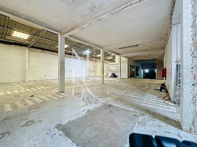 Armazém para Venda em Santa Iria de Azoia, São João da Talha e Bobadela Foto 14