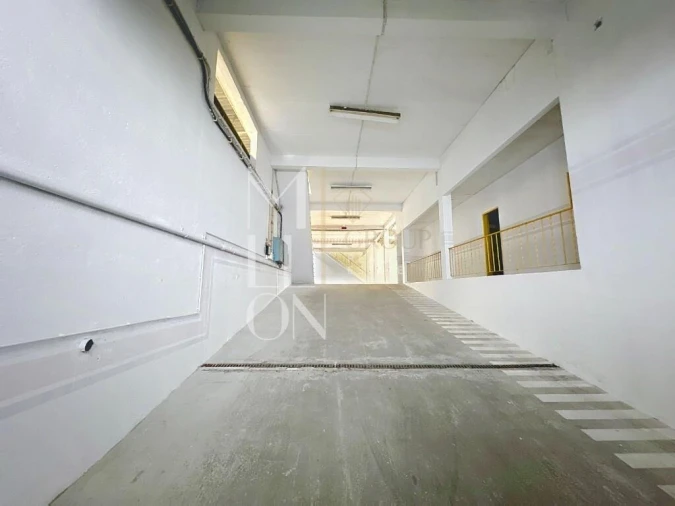 Armazém para Venda em Santa Iria de Azoia, São João da Talha e Bobadela Foto 4