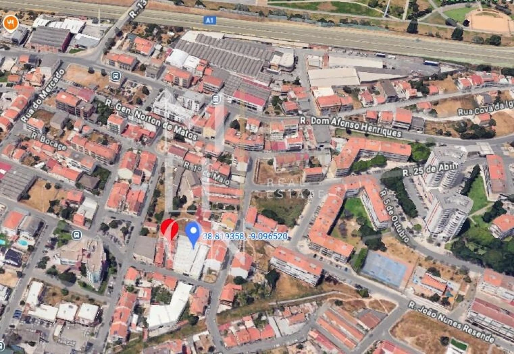 Armazém para Venda em Santa Iria de Azoia, São João da Talha e Bobadela Foto 2