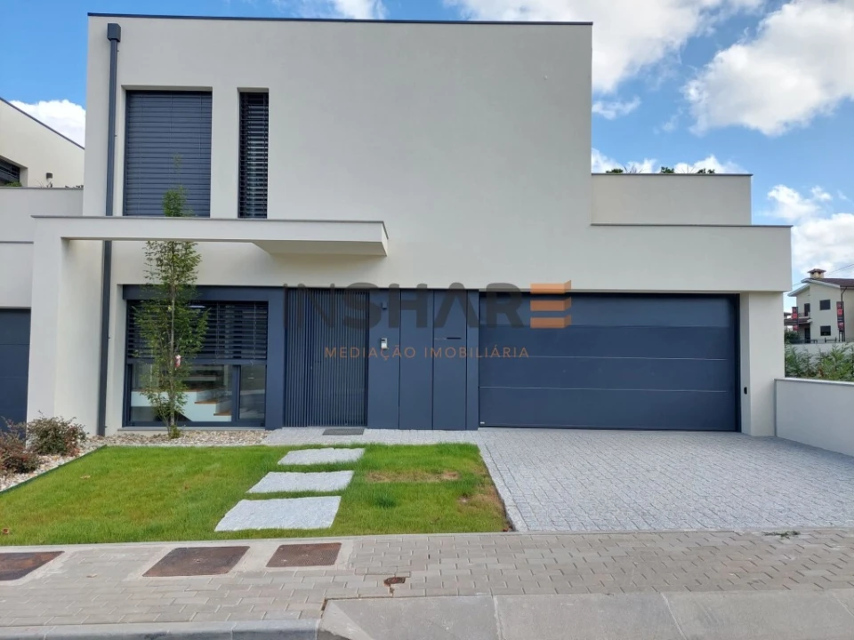Moradia T3 para Venda em Palmeira Foto 1
