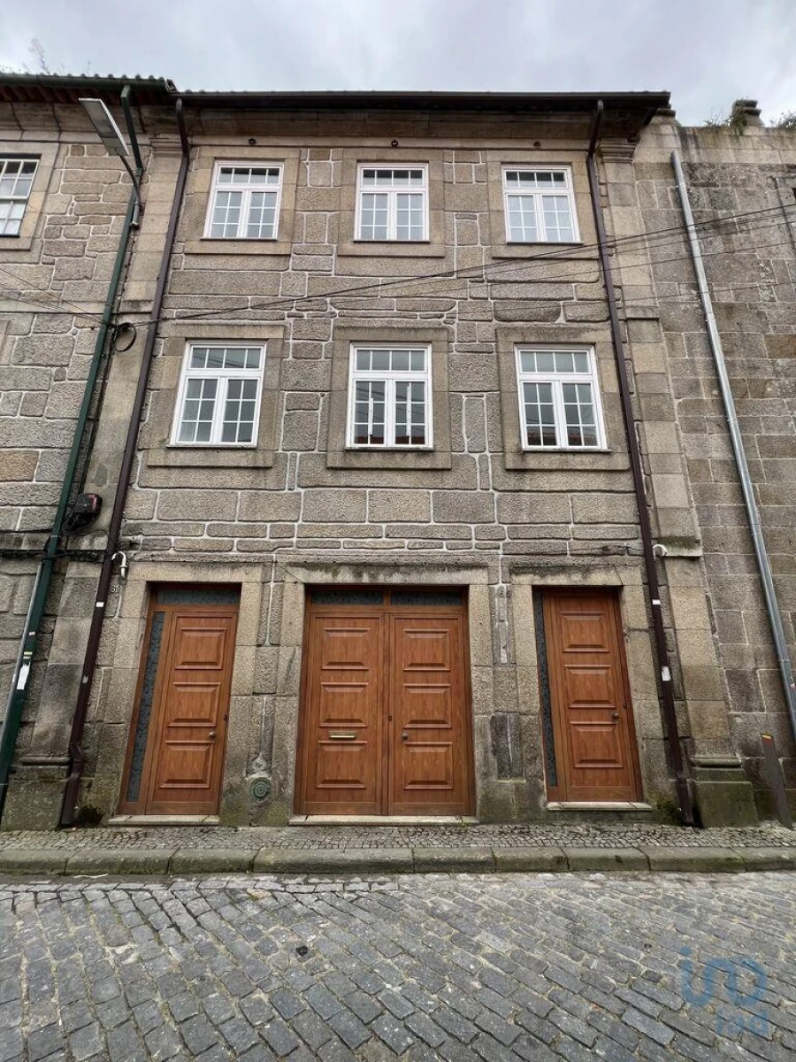 Prédio para Venda em Vouzela e Paços de Vilharigues Foto 4