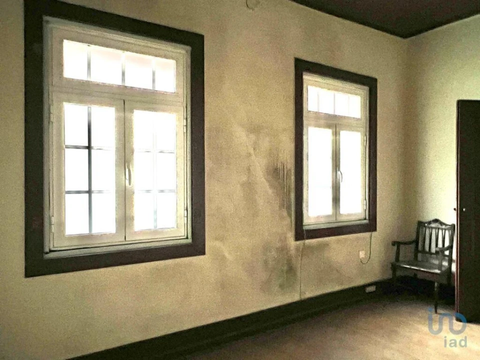 Prédio para Venda em Vouzela e Paços de Vilharigues Foto 9