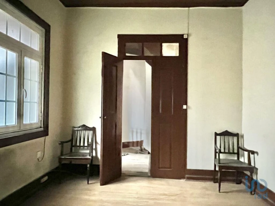 Prédio para Venda em Vouzela e Paços de Vilharigues Foto 12