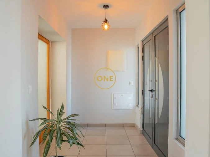 Moradia T3 para Venda em Capelas Foto 3