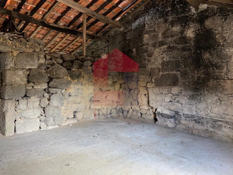 Moradia T2 para Venda em Moimenta Foto 32