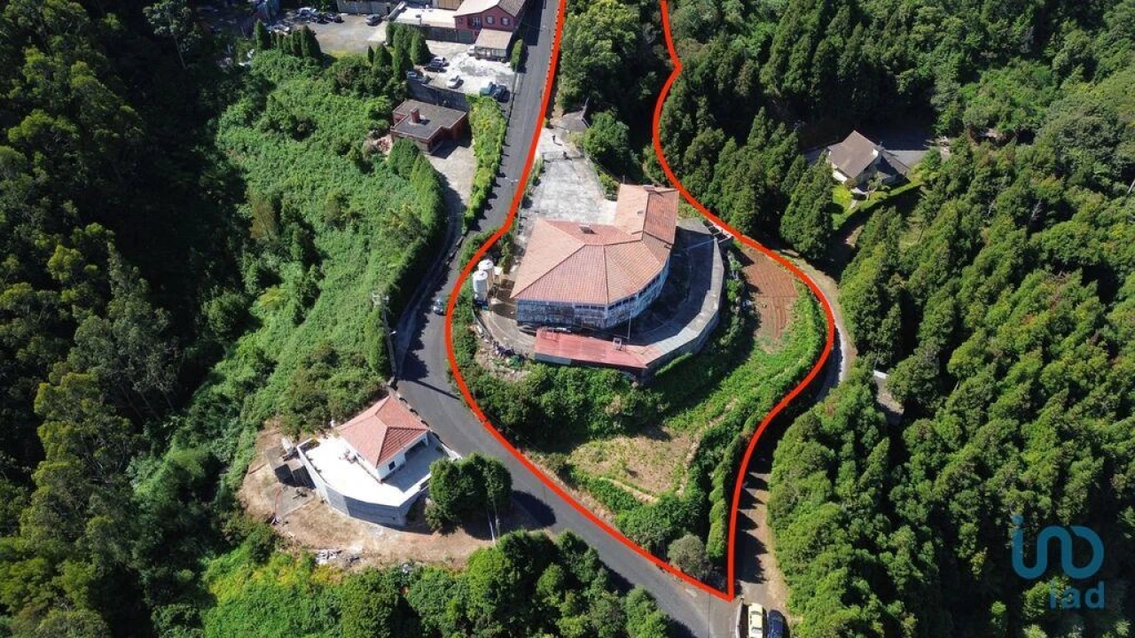 Moradia T8 para Venda em Santo Antonio da Serra Foto 1